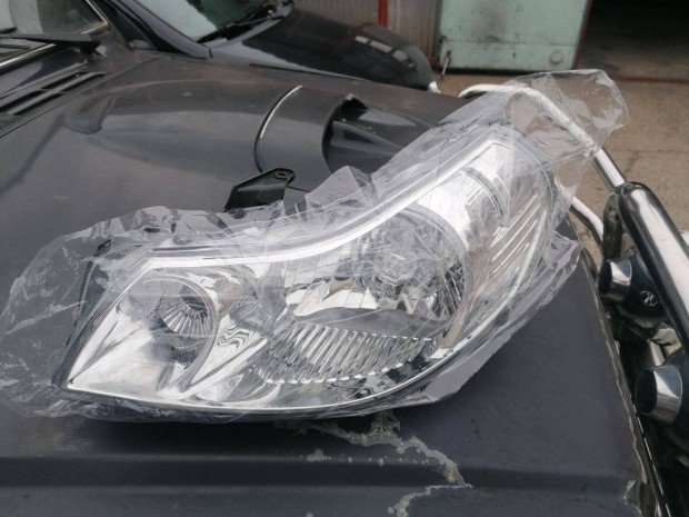 Suzuki SX4 bal első lámpa