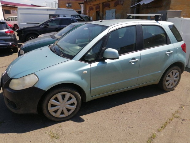 Suzuki SX4 bontott alkatrszek