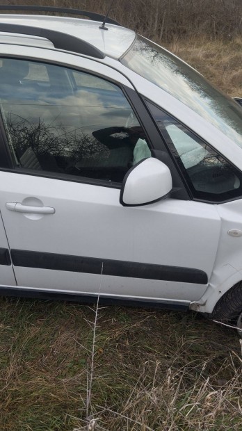 Suzuki SX4 jobb első ajtó