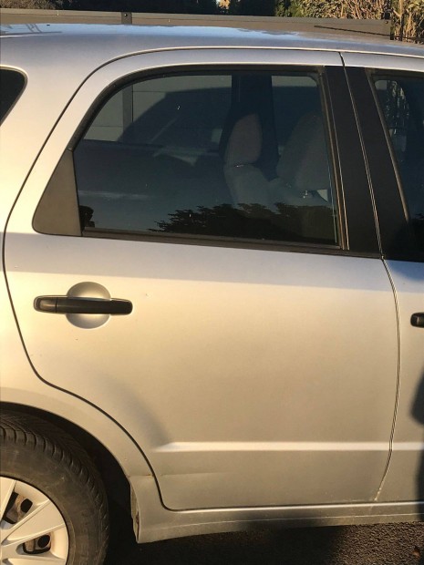 Suzuki SX4 jobb hts ajt elad ezst sznben