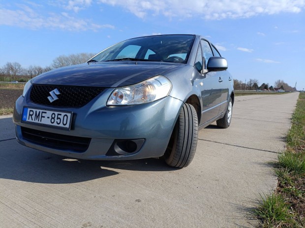 Suzuki SX4 sedan 1.6 benzin 107l�