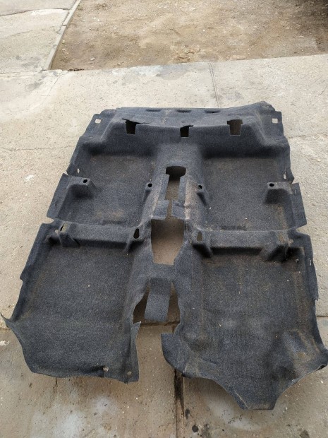 Suzuki SX4 sznyeg elad