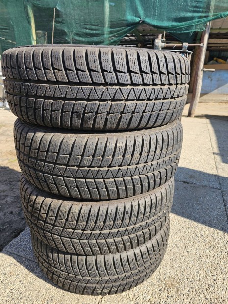 Suzuki SX4re val� felnire szerelt t�li gumiszett