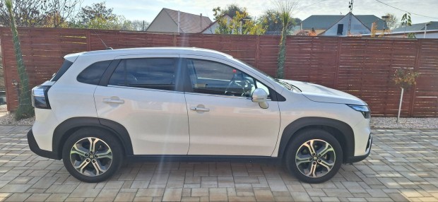 Suzuki S-Cross GL+ automata váltó 1.4 Hybrid 35000Km