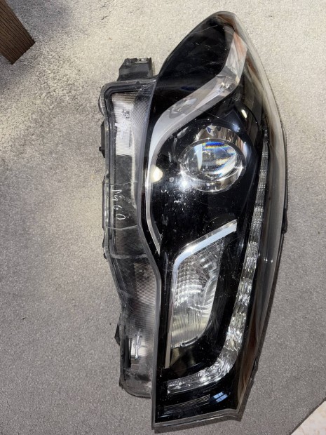 Suzuki S-Cross fényszóró jobboldal