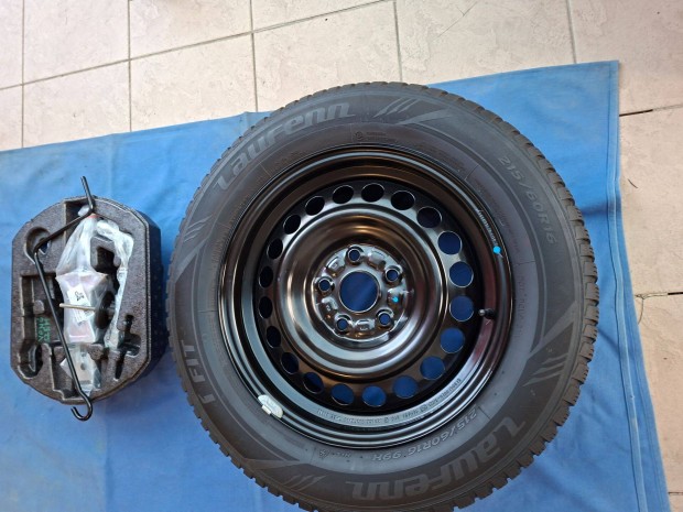 Suzuki S-Cross gyri mret 215/60r16 teljesrtk ptkerk szettben