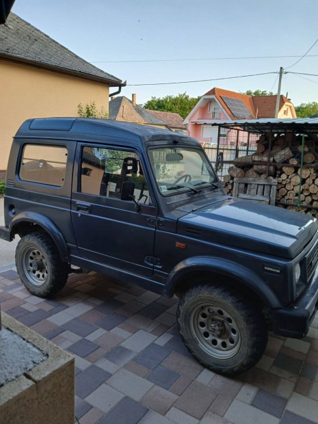 Suzuki Samurai
