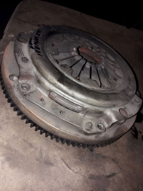 Suzuki Samurai Kuplung Szett + Egyt�meg� Lendker�k