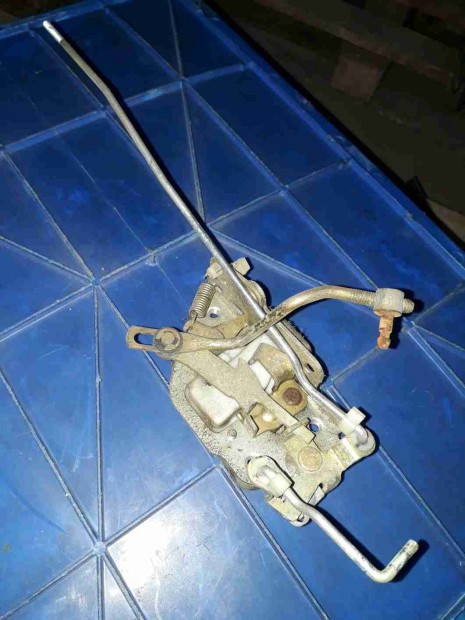 Suzuki Samurai SJ413 Jobb Els� Ajt� Z�rszerkezet