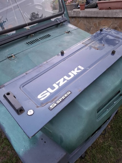 Suzuki Samurai cabri csomagtr ajt