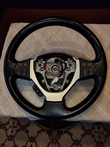 Suzuki Scross korm�ny elad�