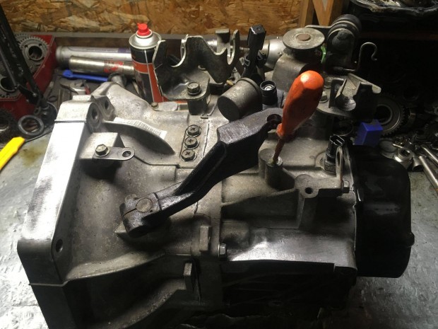 Suzuki Splash K12B fel�j�tott v�lt�