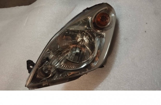 Suzuki Splash bal els� f�nysz�r�