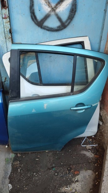 Suzuki Splash bal hátsó ajtó