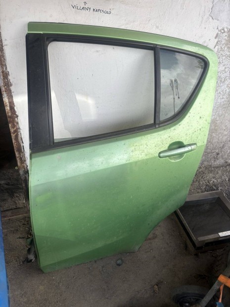 Suzuki Splash bal hátsó ajtó