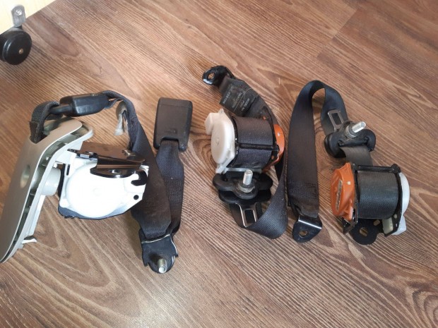 Suzuki Splash h�ts� biztons�gi �vek