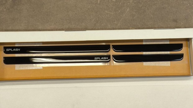 Suzuki Splash k�sz�b d�sz k�szlet