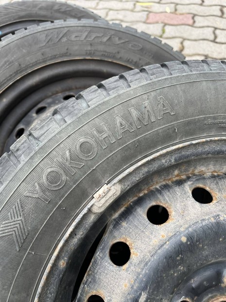 Suzuki Swift 15" aclfelni, Tpms szelepek, 175/65 R15 tligumik