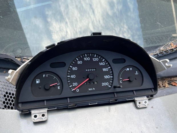 Suzuki Swift 1996 km óra eladó