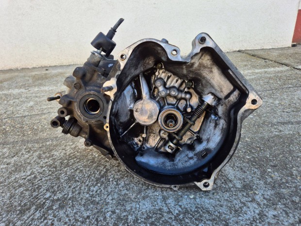 Suzuki Swift 1.0L mechanikus váltó + kuplung szett