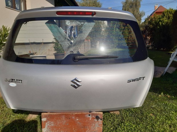 Suzuki Swift 1.2 csomagt�r ajt�