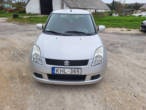 Suzuki Swift 1.3 DDiS GLX AC