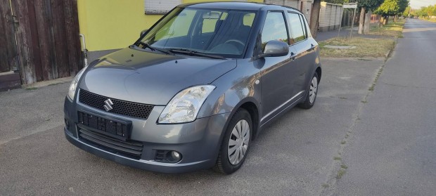Suzuki Swift 1.3 GLX CD AC