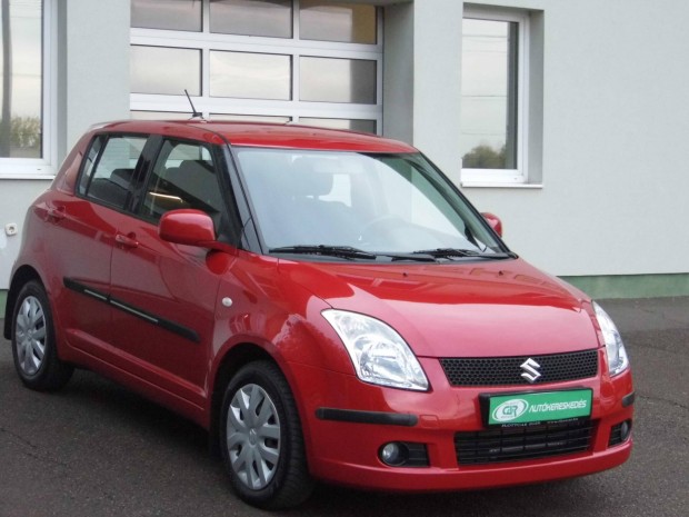 Suzuki Swift 1.3 GLX CD AC 4x4 Szervzknyv-Kl...