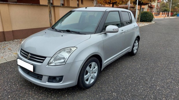 Suzuki Swift 1.3 GLX Hell Limitlt Srlsment...