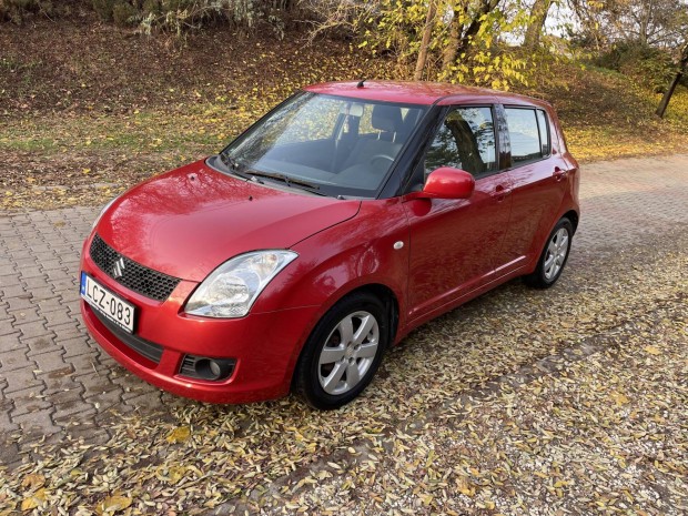 Suzuki Swift 1.3 GS ACC szervizelt 150.000 km