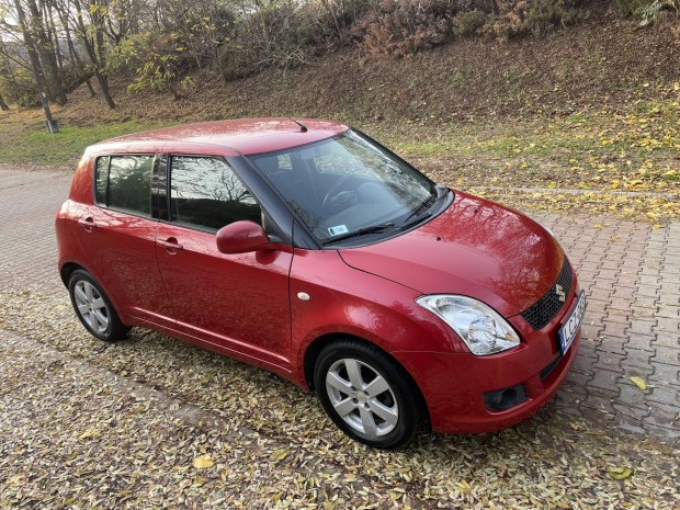 Suzuki Swift 1.3 GS ACC szervizelt 150.000 km