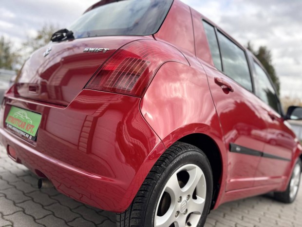 Suzuki Swift 1.3 GS Navigátor ACC Mo.-I!177eKm!...