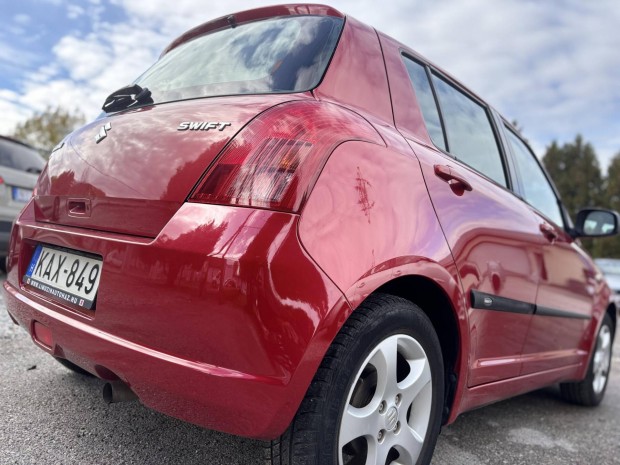 Suzuki Swift 1.3 GS Navigátor ACC Mo.-I!177eKm!...