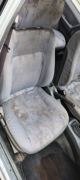 Suzuki Swift 1.3 Sedan 4 ajtós beltér ülés kárpit szőnyeg