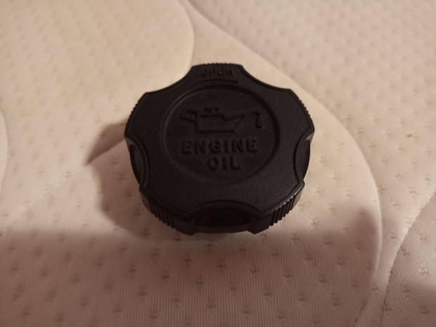 Suzuki Swift 1.3 olajbe�nt� sapka haszn�lt