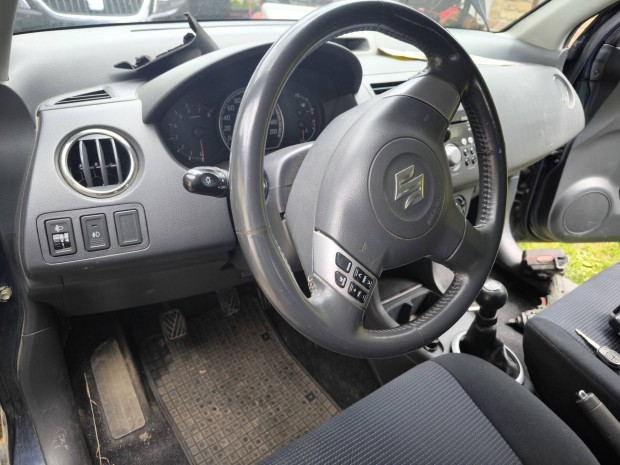 Suzuki Swift 2005-11 patika állapotú bőr kormány