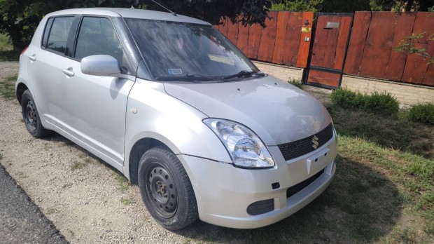 Suzuki Swift 2005- lámpa lökhárító sárvédő ajtó ülés stb