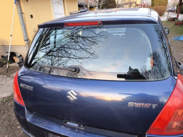 Suzuki Swift 2005 tl csomagtr ajt 