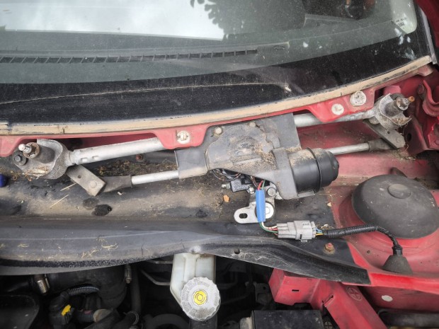 Suzuki Swift 2005 től első ablaktörlő motor és mechanika egyben
