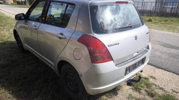 Suzuki Swift 2005tol bal jobb első hátsó ajtó