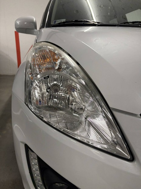 Suzuki Swift 2010-2016os évjárat jobb első lámpa