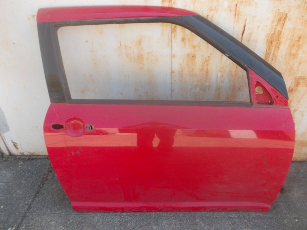 Suzuki Swift 3 ajtós jobbos piros ajtó 2005-2010