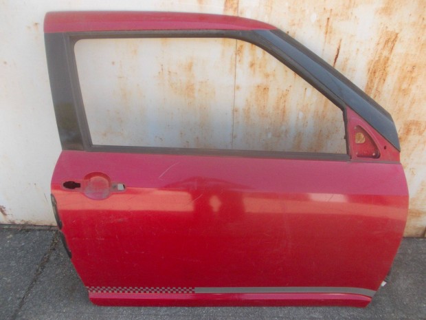 Suzuki Swift 3 ajtós jobbos piros ajtó 2005-2010