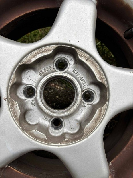 Suzuki Swift 3-rl alufelni nyri gumikkal