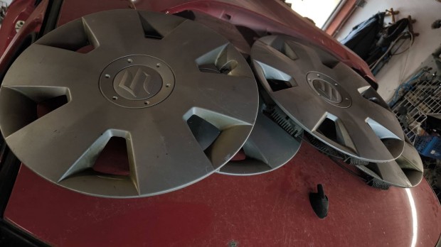 Suzuki Swift 4x100 15 colos felni acélfelni gumi dísztárcsa szett