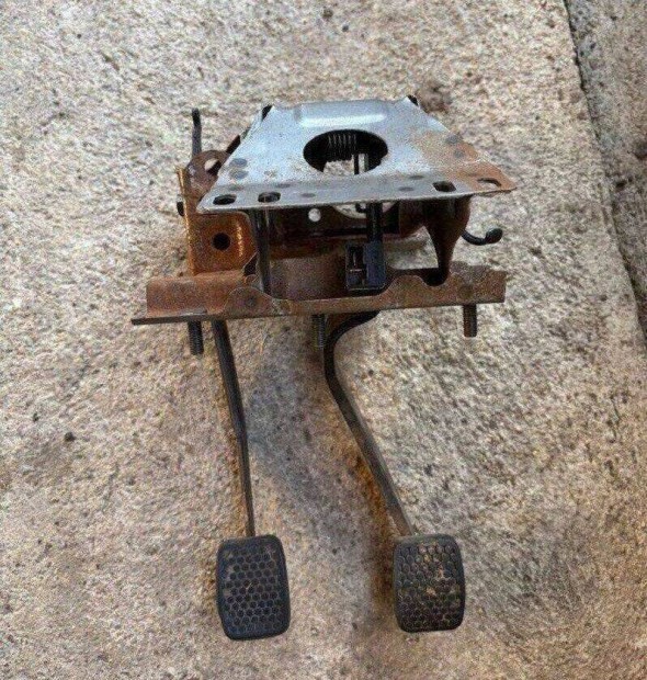 Suzuki Swift 4x4 Subaru Justy 4wd f�ltengely kipufog� rendszer ped�l