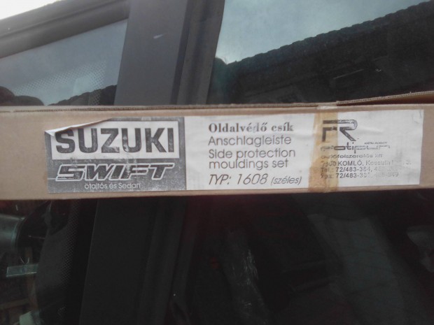 Suzuki Swift 5 ajts sedan eredeti gyri ajt dszcsk garnitra