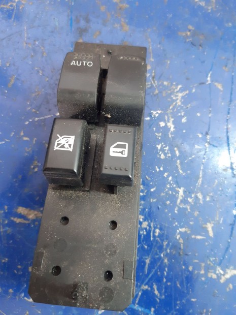 Suzuki Swift III 04-10 Bal Első Ablakemelő + Központizár Kapcsoló