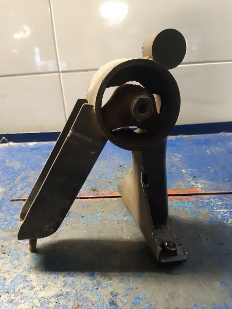 Suzuki Swift III 04-10 H�ts� Motortart� Bak