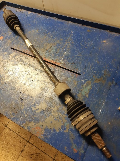 Suzuki Swift III 04-10 Jobb F�ltengely